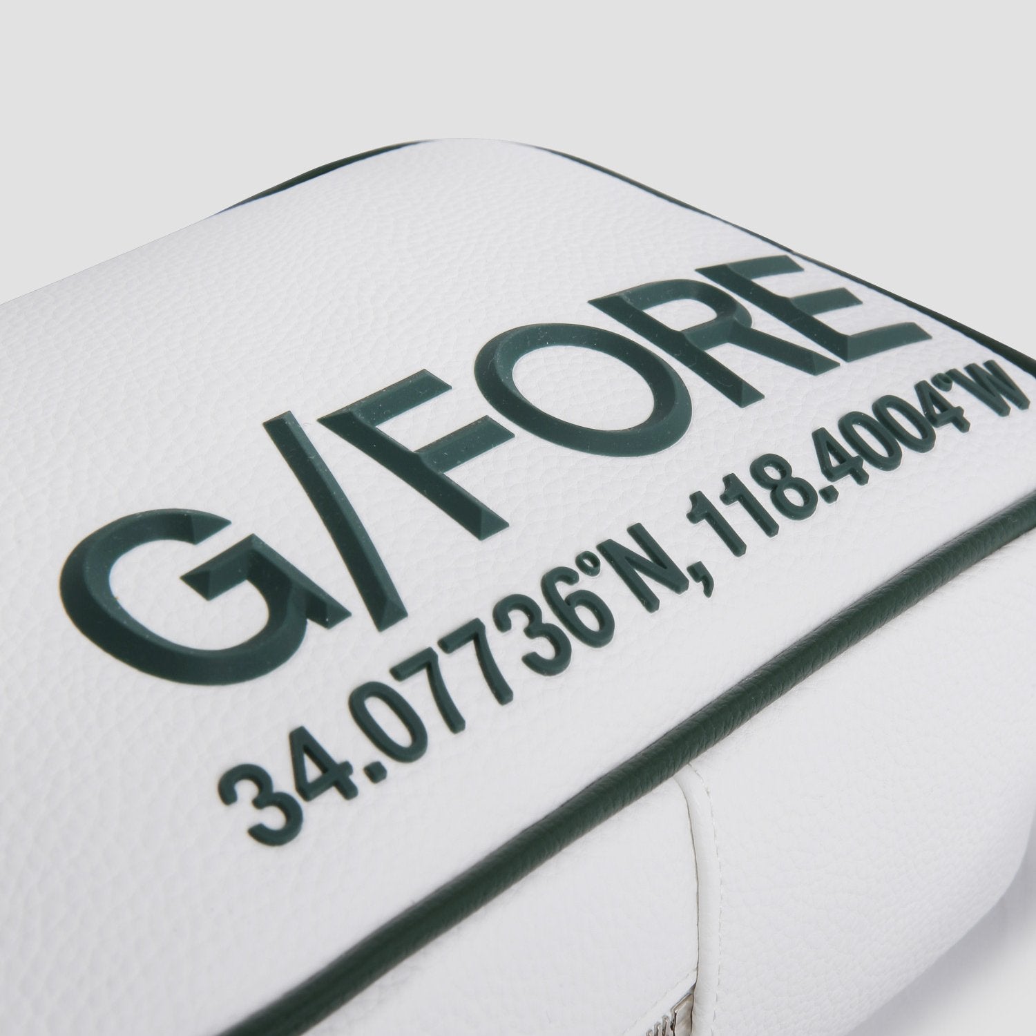 STRAP POUCH 肩背包