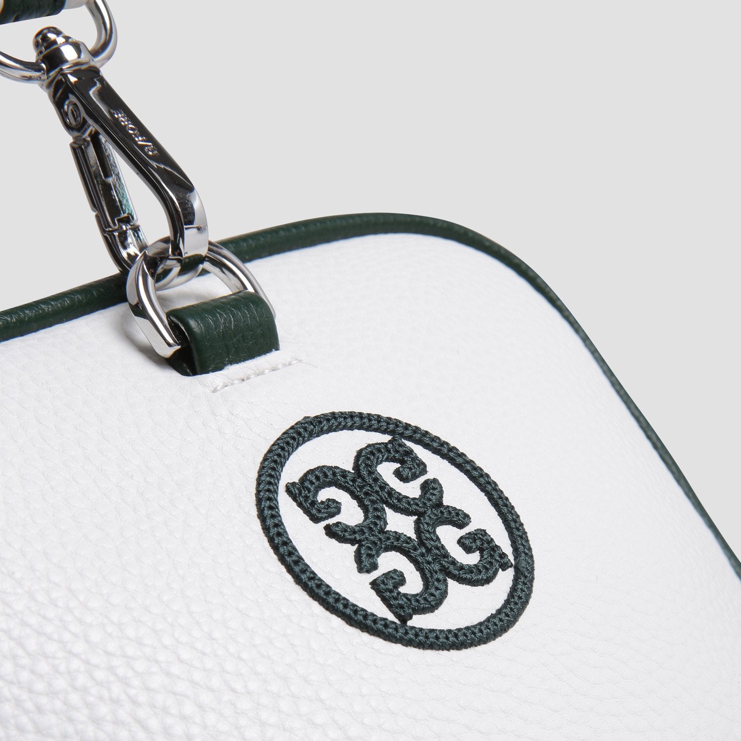 STRAP POUCH 肩背包